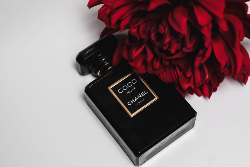 COCO CHANEL White & Black Felt Camellia Flower Perfume Blotter Bracelet New  VIP